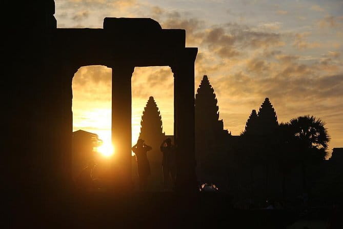 1 Day Angkor Wat with Sunrise Tour - Why a sunrise-centered route is the smartest use of your time