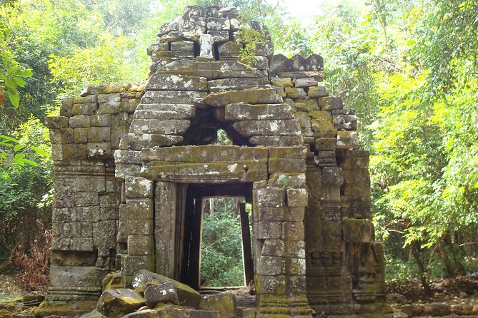 1-Day Angor Wat Small Circuit Tour with Sunset - Ta Prohm, the Tomb Raider temple, and why the roots are the main event