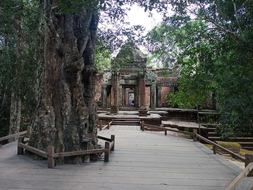 1-Day private Angkor Temple Tour from Siem Reap - From Siem Reap to Angkor in one day, and why private helps