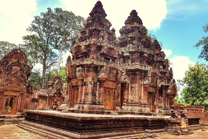 1day Private tour, Angkor sunrise,all main temples, Banteay srei - Banteay Srei: the carved-detail temple that balances the day