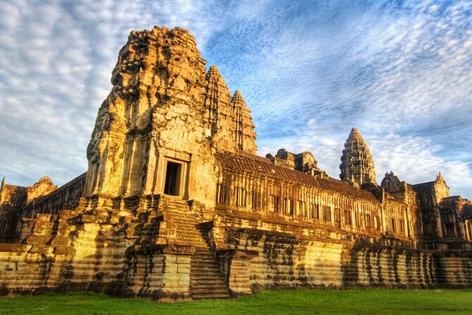 1day private tour to all majestic Temples in Angkor and Sunset - Bayon’s neighbors: Baphuon, Phimeanakas, and the royal-palace feel
