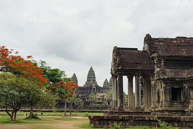 1day private tour to all majestic Temples in Angkor and Sunset - Phnom Bakheng sunset: the climb and the waiting game