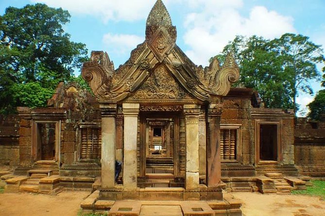 2-Day Angkor Wat Tour - Banteay Srei: the pink sandstone stop that shifts the mood