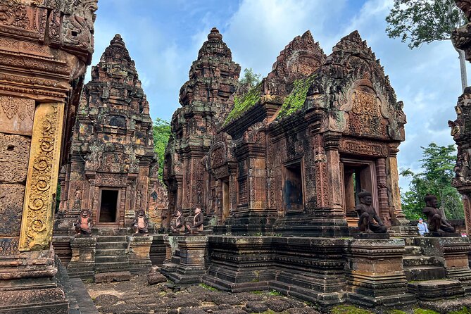 2-Day Angkor Wat Tour with Banteay Srei and Floating Village - Price and ticket budgeting: the real value math