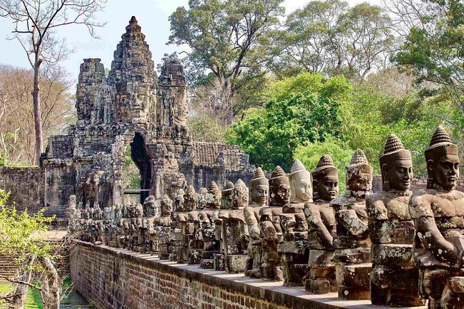 2-Day Best of Angkor Wat and Tonle Sap Lake Tour - Dress code and pacing: how to stay comfortable and not hate the heat