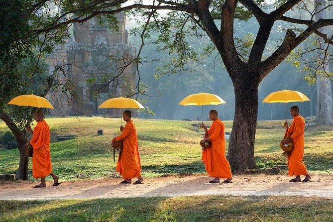 2-Day Best of Angkor Wat and Tonle Sap Lake Tour - Day 2 on Tonle Sap: Kampong Phluk and the private boat ride