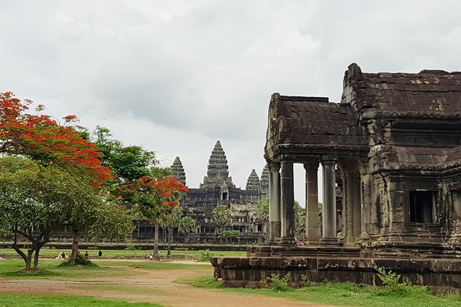 2 Day private tour: Small tour, Big tour, sunrise and sunset,floating village. - The big picture: a private Angkor circuit with sunrise and sunset
