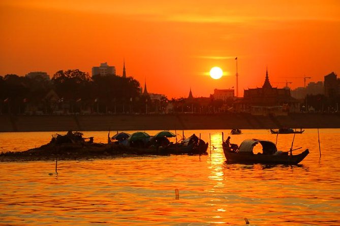 2hours Private Sunset Cruise with unlimited beer, soft drinks and Tour guide - Drinks, wine, and that calm feeling of your own space