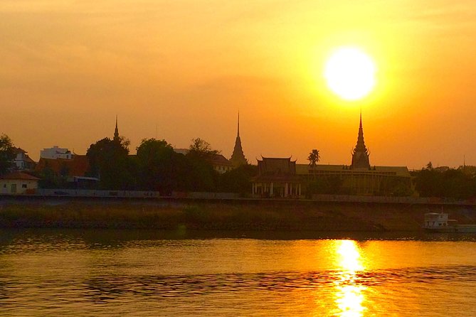 2hours Private Sunset Cruise with unlimited beer, soft drinks and Tour guide - The 2-hour flow from the quay to a sunset payoff