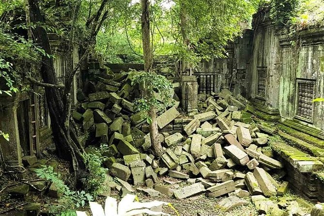 3 day private tour: Angkor,waterfall,Beng Mealea,floating village,Banteay srei. - How a private tour changes what you actually do at Angkor