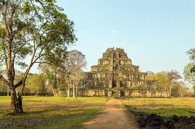 3 day private tour: Angkor,waterfall,Beng Mealea,floating village,Banteay srei. - Day 2: 4:45 AM Angkor Wat sunrise, then the quieter temple circuit to Banteay Srei