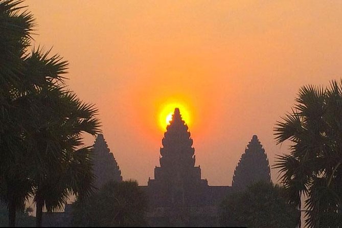 3-Day Private tour: Small tour, Outside tour, Grand tour with Sunrise - Day 1 South Gate to Bayon, then Angkor Wat and Phnom Bakheng sunset climb