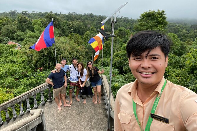 4-Day Excursion of Angkor, Koh Ker, Beng Mealea, Tonle Sap and Waterfalls - Day 3: Phnom Kulen, Banteay Srei’s red sandstone, and Kampong Phluk by boat