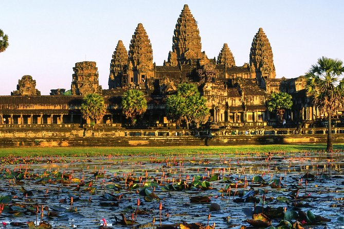 4-Day Tour from Siem Reap to Phnom Penh - Day 3 travel to Phnom Penh plus a Mekong and Tonlé Sap sunset cruise