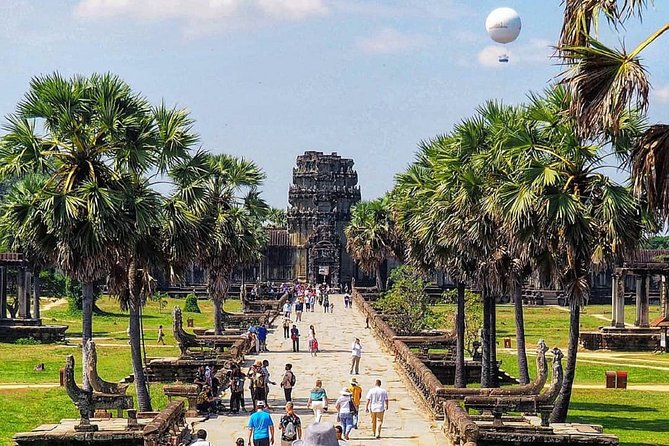 4-Day Tour(The Amazing Face, Jungle of Temple & Holy Clay) - Day 3: Angkor Wat Sunrise at 4:30 am, Then Roluos Temples Without the Hype