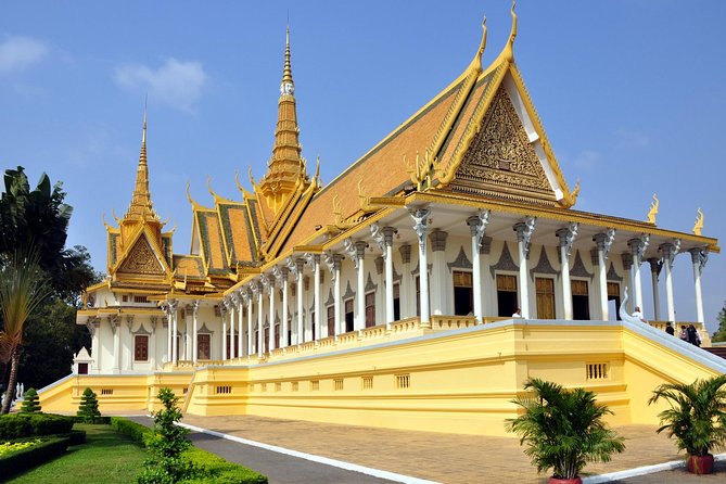 4 Hours Private Phnom Penh National Museum and Royal Palace Tour - Pickup at 8:00 am and how the timing usually feels
