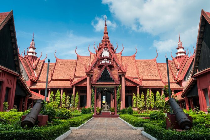 4 Hours Private Phnom Penh National Museum and Royal Palace Tour - Silver Pagoda and the Pagoda of the Emerald Buddha