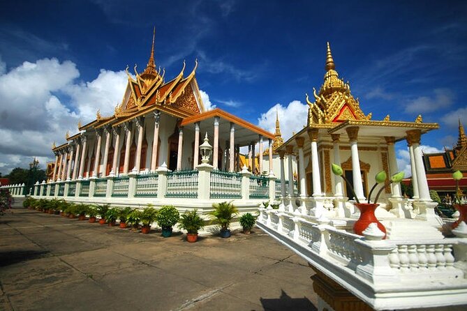 4 Hours Private Phnom Penh National Museum and Royal Palace Tour - National Museum: Khmer sculpture, ceramics, bronzes, and the scale of the collection