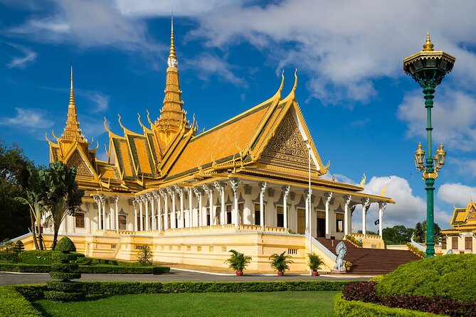 6-Day Private Cambodia Tour to Angkor Wat in Siem Reap and Phnom Penh - Angkor Day 2: Angkor Thom, Ta Prohm, Angkor Wat, Phnom Bakheng Sunset