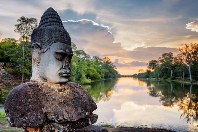 7-must See Temples in Angkor Park (Private Guided Tour) - Pre Rup for views, then Banteay Srei for color and detail