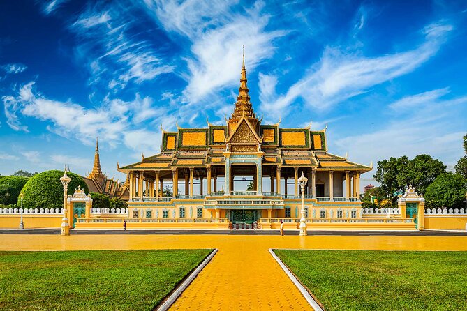8 Days Private Guide Tour Phnom Penh to Battambang & Siem Reap - Phnom Penh day: from Tuol Sleng to Royal Palace and a Mekong sunset