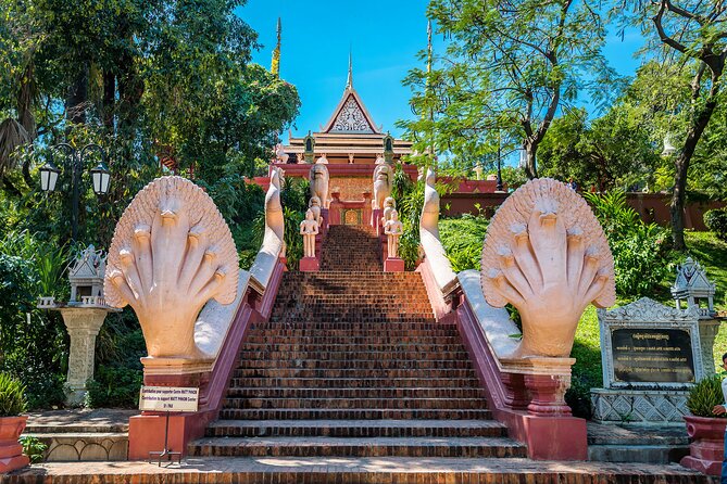 8 Days Private Guide Tour Phnom Penh to Battambang & Siem Reap - Beyond Angkor: Banteay Chhmar and the Puok silk farm on your way to Siem Reap