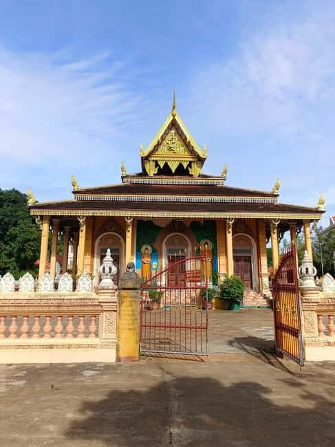 A day tour through Battambang/Local area and landmarks - Entering Battambang Real Life, Not Just Postcards