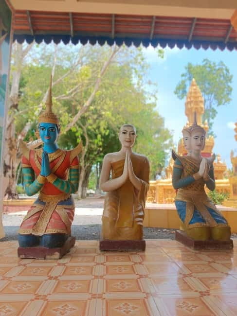 A day tour through Battambang/Local area and landmarks - Bamboo Train and Countryside Farms: Lotus, Paddy Rice, and Working Life
