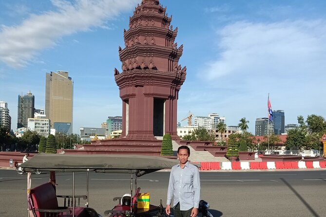 A Full Day Tour for Royal Palace, S21, Killing Fields & More - Wat Phnom First, the City’s Origins Second