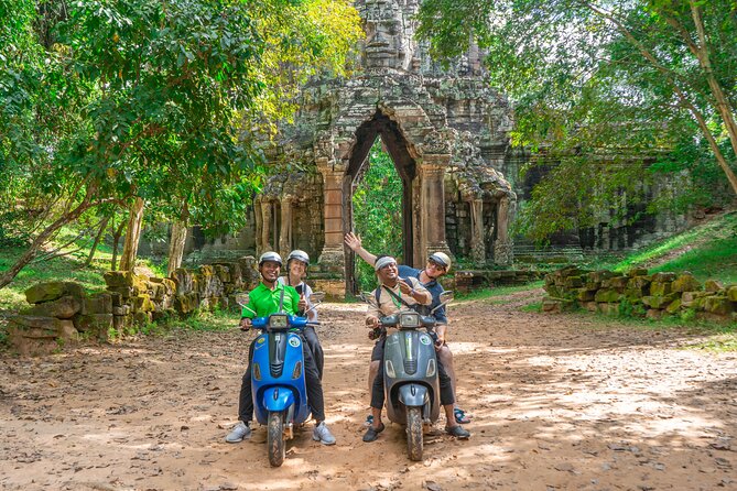 Angkor Adventure Vespa Tour / Tuk Tuk or Car - Why riding Angkor by Vespa feels smarter than a standard circuit