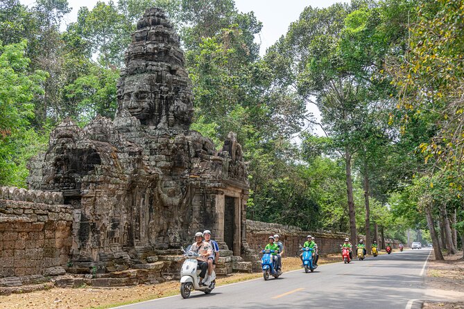 Angkor Adventure Vespa Tour / Tuk Tuk or Car - Srah Srang lunch break, with questions welcome