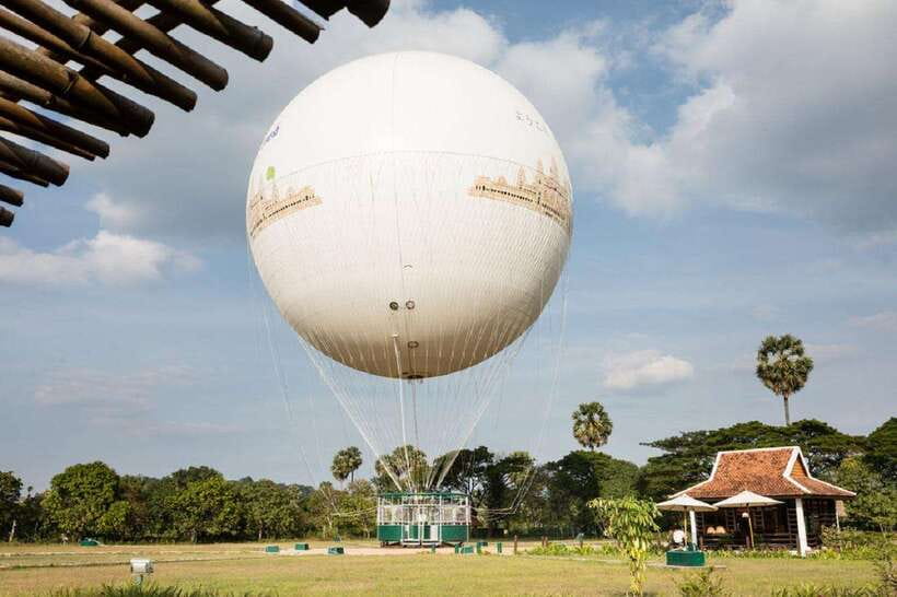 Angkor Balloon Sunrise or Sunset ride and Pick up/Drop off - Sunset flight: 5:20pm arrival and the illuminated mood