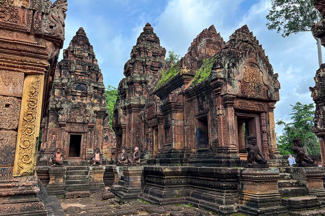 Angkor Highlight Sunrise Guided Tour & Banteay Srei Temple - Srah Srang breakfast plus market walk: the local side of the day