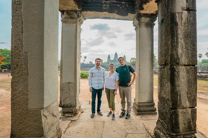 Angkor Jeep Tour Discovery - Inclusive Lunch - Srah Srang lunch break: a real reset, not just a pit stop
