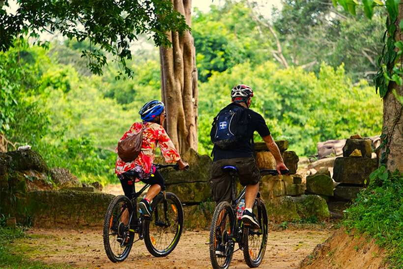 Angkor Jungle Biking Adventure Private Cycling Tour - Angkor Wat: A Long Stop That Combines Photos and Real Orientation