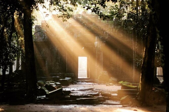 Angkor Sunrise Half-Day Tour with Private Vehicles & Tour Guide - Angkor Wat sunrise stop: how the timing and your viewing spot matters