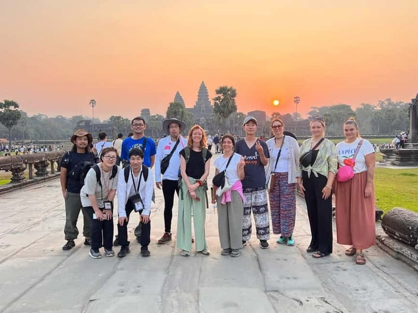 Angkor Sunrise or Sunset Tour (includes breakfast or lunch) - Bayon Temple and the 54 towers, how to spot the details