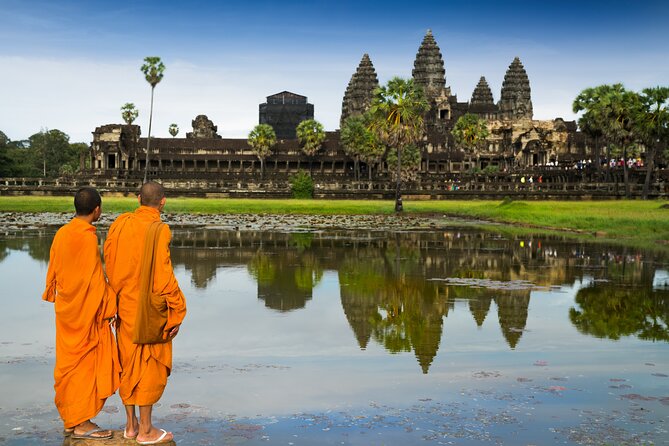 Angkor Sunrise Small Group Tour Inclusive Breakfast and lunch - Angkor Thom and Bayon Faces: The Center of the Story