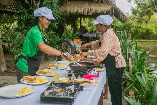 Angkor Sunrise Small Group Tour Inclusive Breakfast and lunch - Breakfast at Srah Srang, A Calm Reset Before the Main Temples