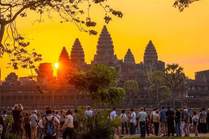 Angkor Wat 1 Day with Sunrise Combined tour with (Tuk Tuk) - Into Angkor Thom: South Gate and the famous walls