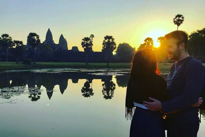 Angkor Wat & Banteay Srei 1-Day Tour - Banteay Srei, the Lady Temple, and Its Pink Sand Details