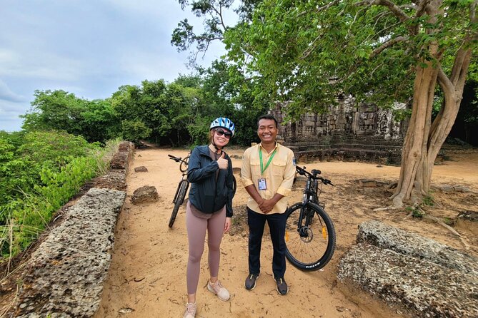 Angkor Wat Bike Tour with Lunch Included - Lunch, Water, and What Your $40 Covers