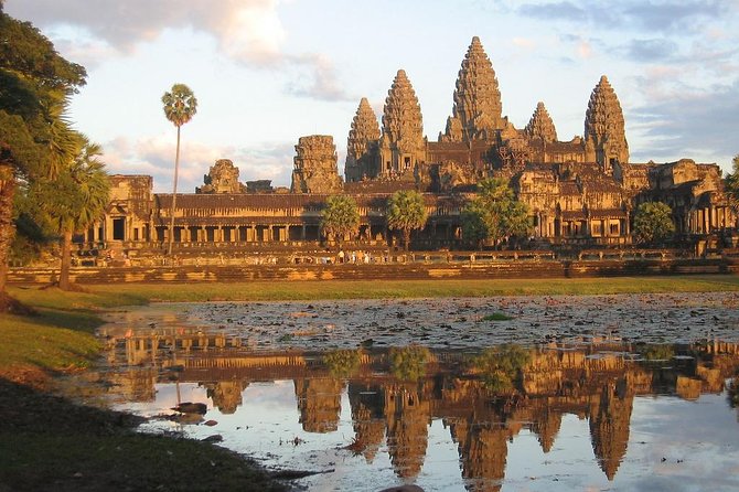 Angkor Wat Day Tours And Sunset - Phnom Bakheng: your sunset viewpoint over Angkor Wat