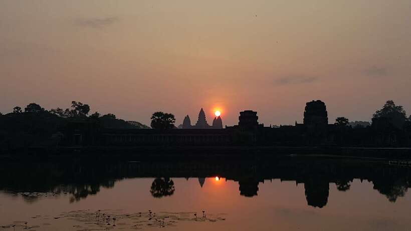 Angkor Wat Full-Day Private Tour with Sunset - Morning start, hotel pickup, and the Angkor Thom sequence