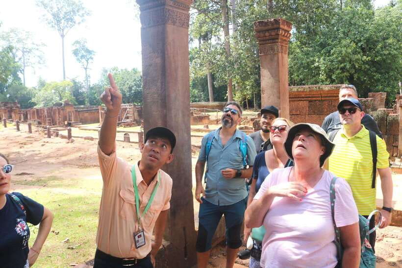 Angkor Wat: Full-Day Temples Small Group Tour - Srah Srang Stop: Break Time and a Reality Check on Lunch