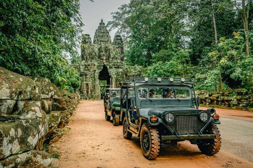 Angkor Wat: Guided Jeep Tour Inclusive lunch at local house - Angkor Wat with a guide who connects symbolism to what you see