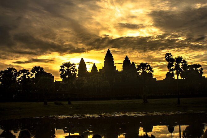 Angkor Wat Highlights and Sunrise Guided Tour from Siem Reap - Pickup, timing, and transport details that matter in real life