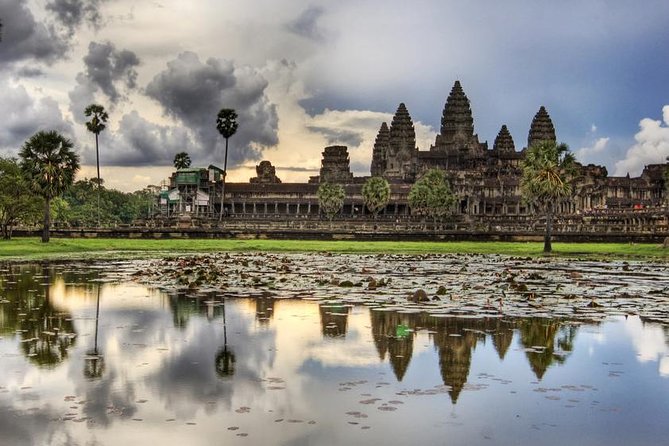 Angkor Wat Private Day Tour - Bayon Temple and Angkor Thom South Gate: Faces, Scale, and Orientation