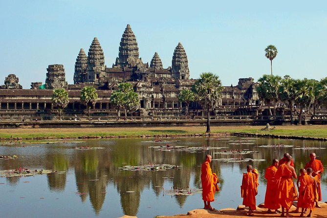 Angkor Wat Private Day Tour from Siem Reap - Angkor Thom South Gate: When the Walls Feel Like a City