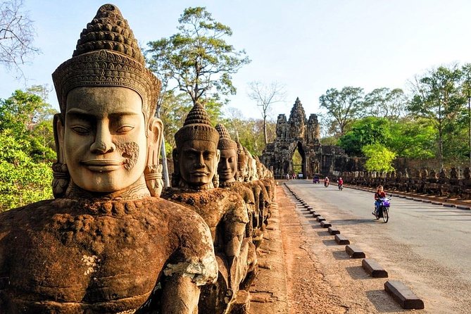 Angkor Wat Private Tour with English Speaking Driver, NO guide - Stop 2: Angkor Thom, a quick look at a major capital